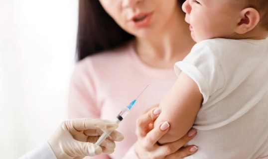 Baja la vacunación de niños y adolescentes
