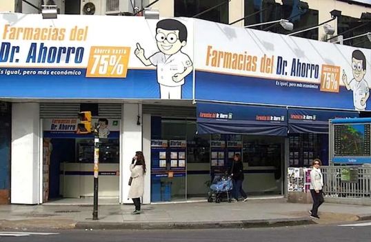 Farmacias del Dr. Ahorro: Cierra sucursales y despide a decenas de trabajadores