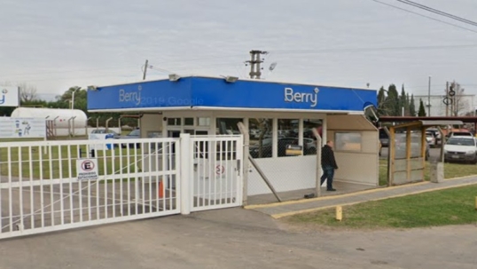 La multinacional Magnera cerró su producción en el Parque Industrial de Pilar y despidió a sus trabajadores