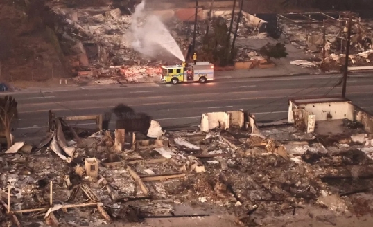 Incendio en Los Ángeles: «Es mucho peor de lo que se ve en televisión, si eso es creíble», afirmó Trump