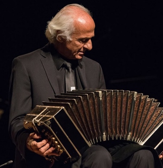 La bandoneonista Carla Algeri presenta Tiempo Cumplido, un homenaje a Néstor Marconi