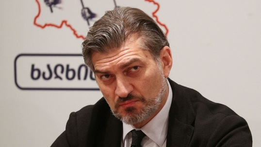 Eligen al exfutbolista Mijaíl Kavelashvili, presidente de Georgia