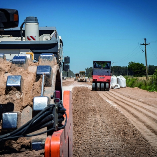 Vialidad continúa con los trabajos en la autopista de la ruta nacional 5