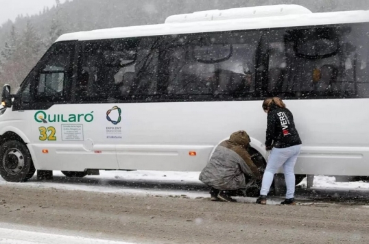 Bariloche: El municipio solicita a las agencias de autos que enseñen a los turistas a colocar las cadenas para nieve