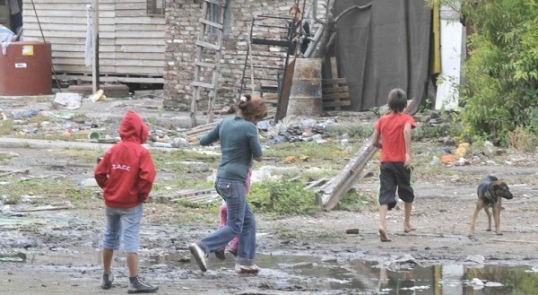 Un estudio de la UCA reveló que el 62,9% de los niños y adolescentes vive en situación de pobreza