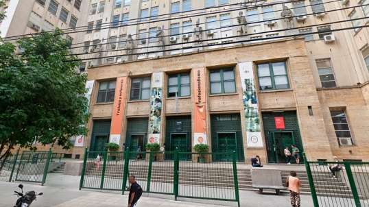 El Gobierno emitió cuatro DNU para controlar los presupuestos universitarios