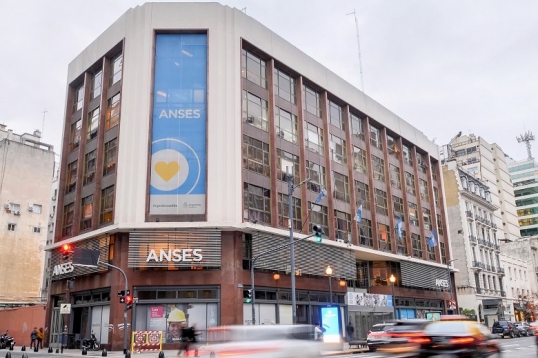 Altos funcionarios del ANSES implicados en una denuncia por presunta asociación ilícita, coimas